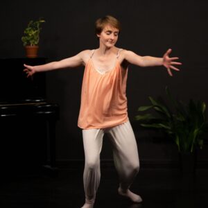 Maeve McGreevy contemporary dance teacher